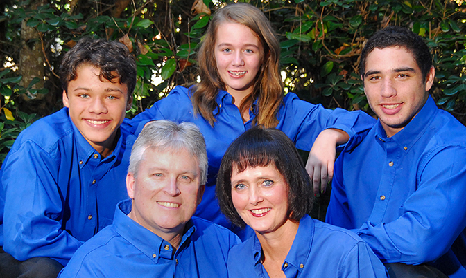 Family portrait photographed by Mike Shea Photography in Gainesville, Florida